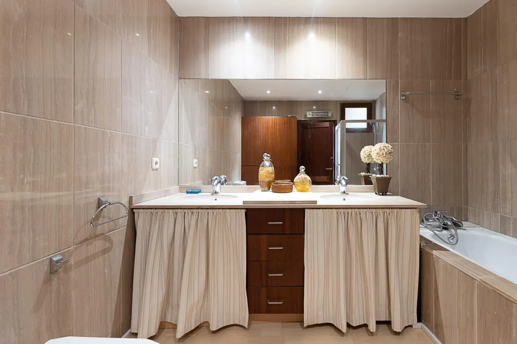 Bathrooms - 3-room apartment in Palma de Mallorca (Capital)