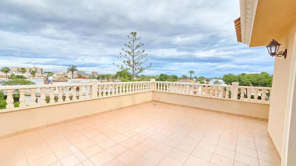 Terrasse - Luxury Villa with Pool in Cabo Roig