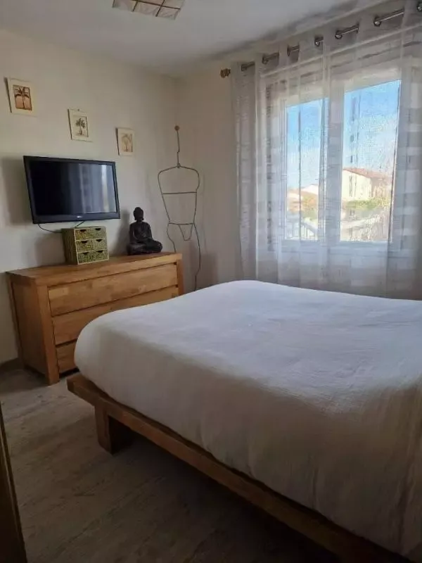 Chambres - Maison avec Piscine et Jardin à Menetrol