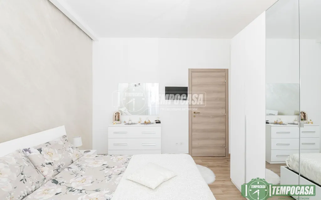 Chambres - Rustic 3-Bedroom Apartment with Balcony in Lodi Vecchio