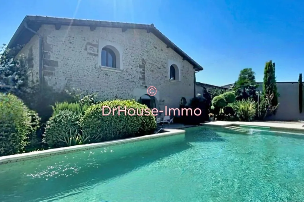 Piscine - Demeure Historique avec Piscine à Chab