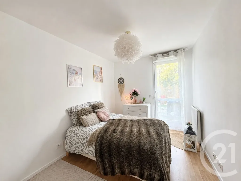 Magamistoad - 4-Bedroom Garden Flat in Ecquevilly