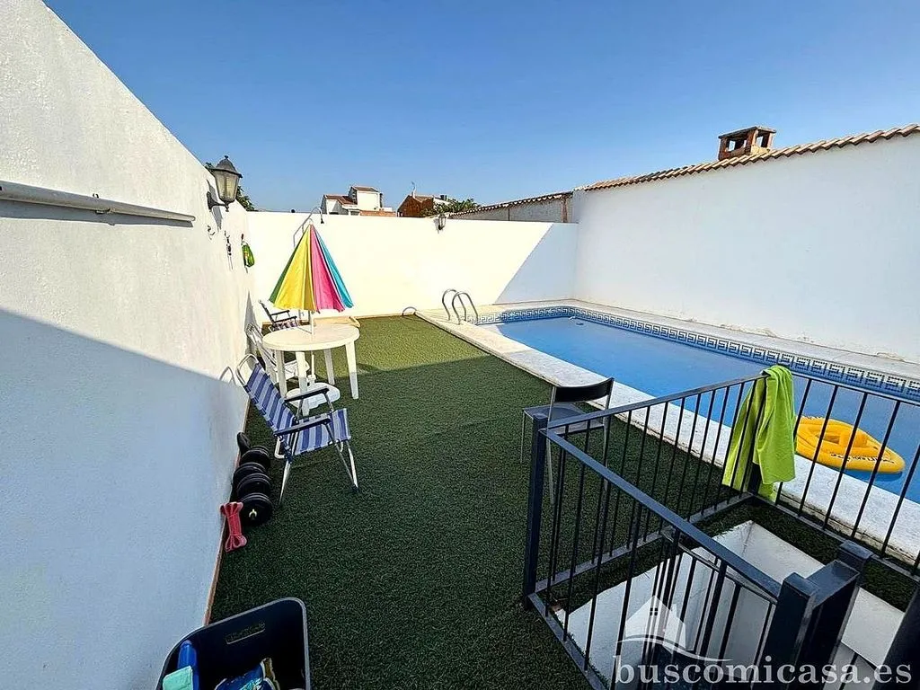 1-Bedroom Flat with Pool in Villatorres