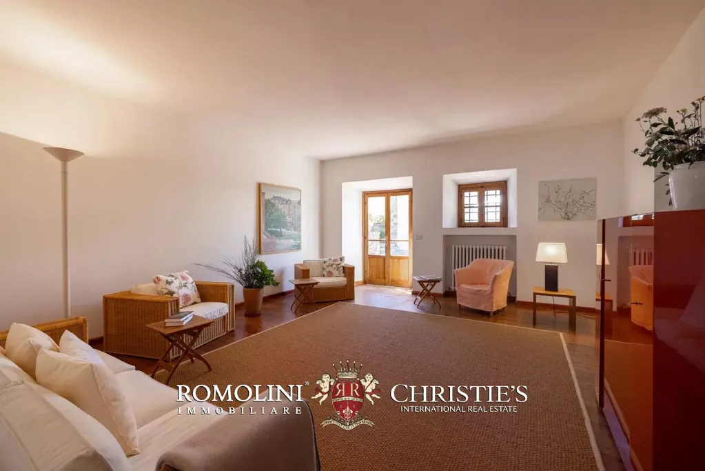 Elutuba - Rustic Farmhouse with Panoramic Views in Chianti