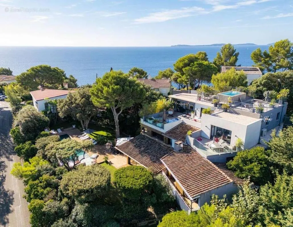 Maison 13 pièces à Cavalaire-Sur-Mer