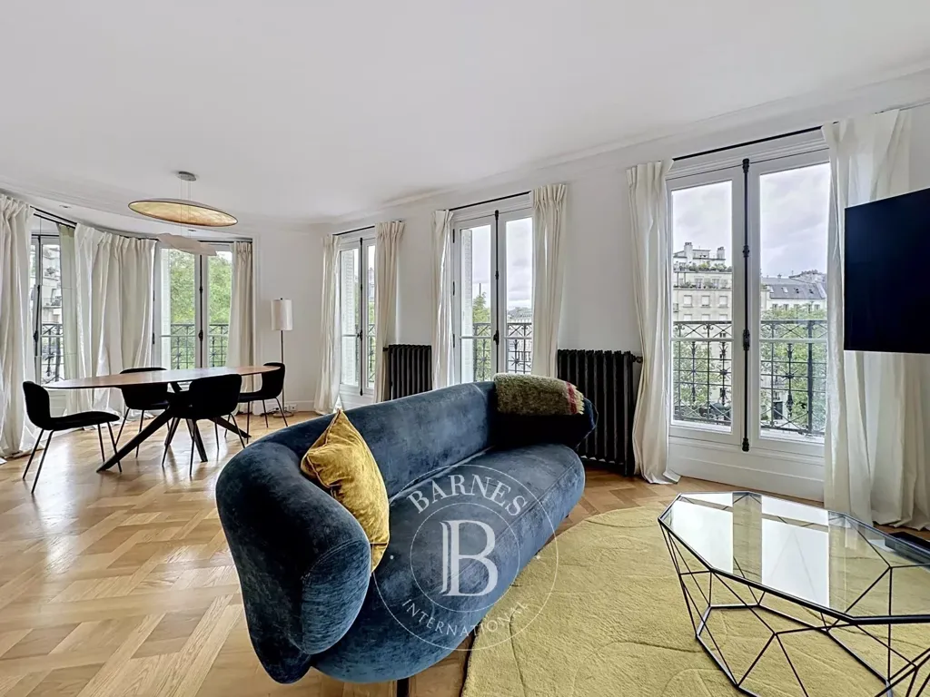 Soggiorno - Luxury Apartment with Balcony in Paris 7th