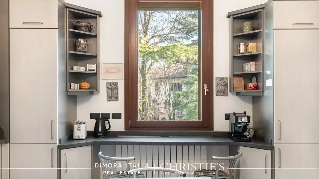 9-room apartment in IT