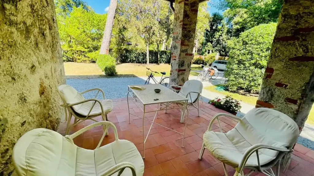 Terrass - Villa with Pool near Forte dei Marmi