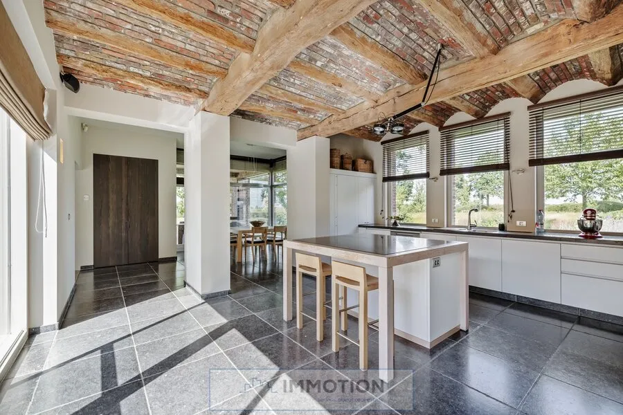 Cuisine - Ferme Rénovée sur Domaine de 7.200 m²