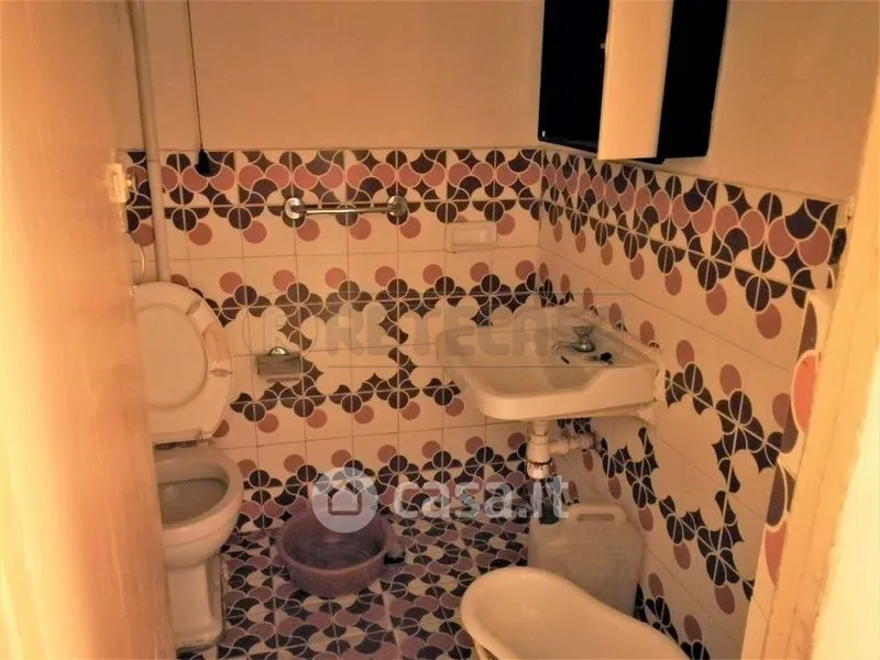 Vannitoad - Three-Bedroom Flat to Renovate in Caltanissetta