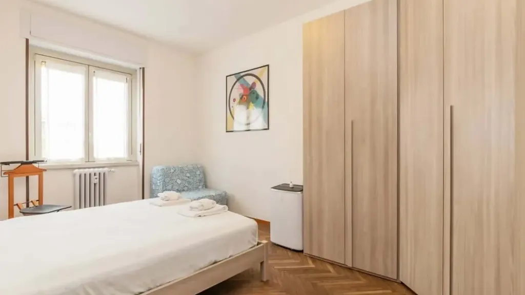 Magamistoad - One-Bedroom Apartment with Central Heating in Milan