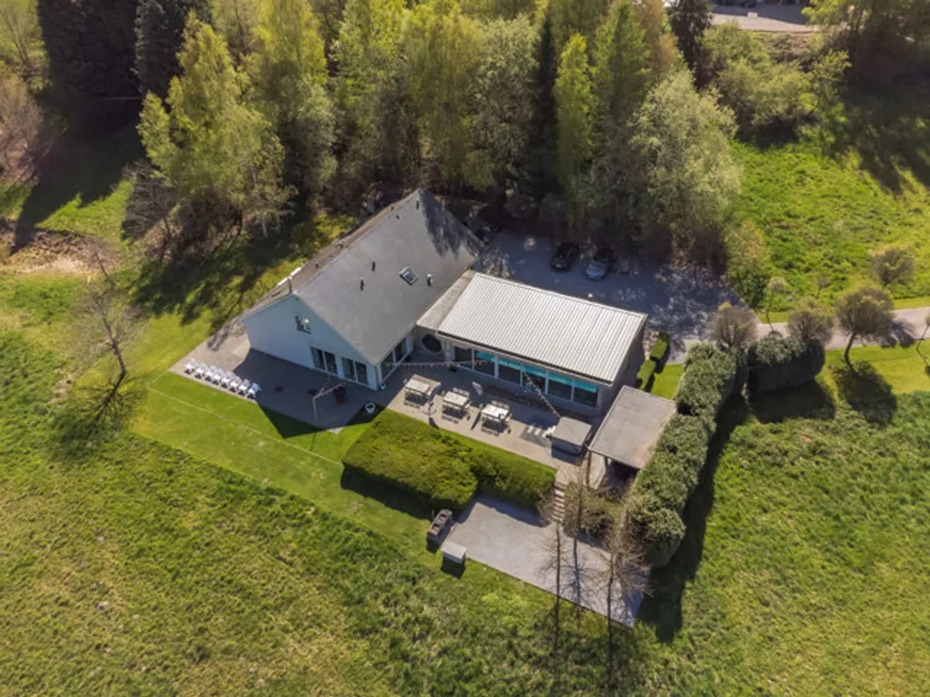 Gîte avec Vue Imprenable et Espace Wellness à Stavelot