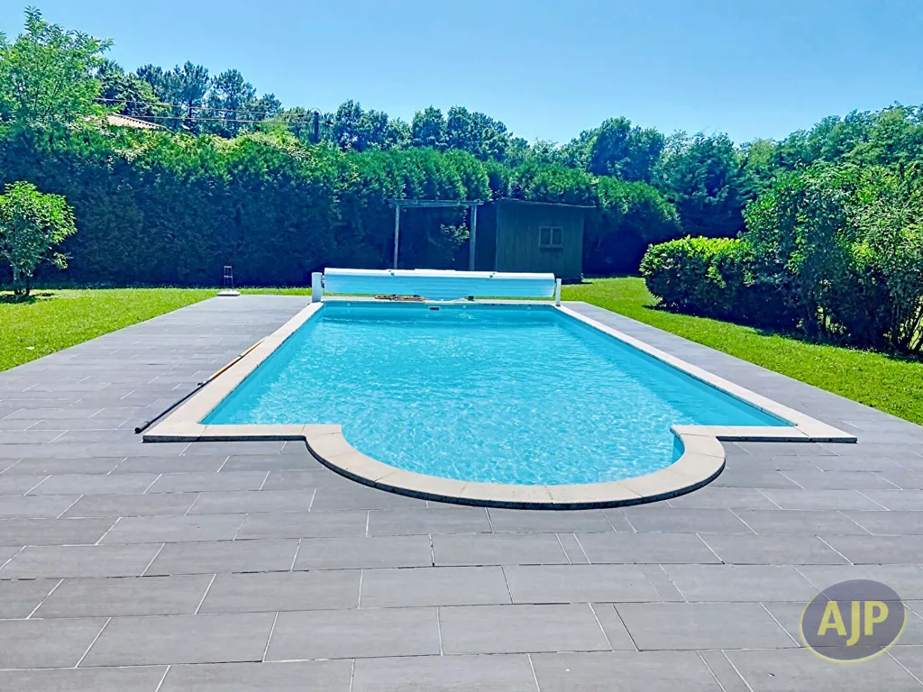 Piscina - House with Pool in Lesparre-Médoc