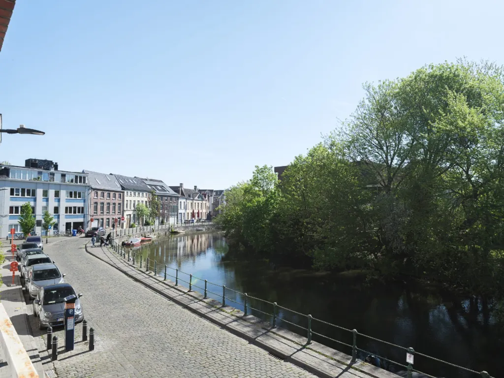 Renovated Townhouse with Water View in Gent Centre