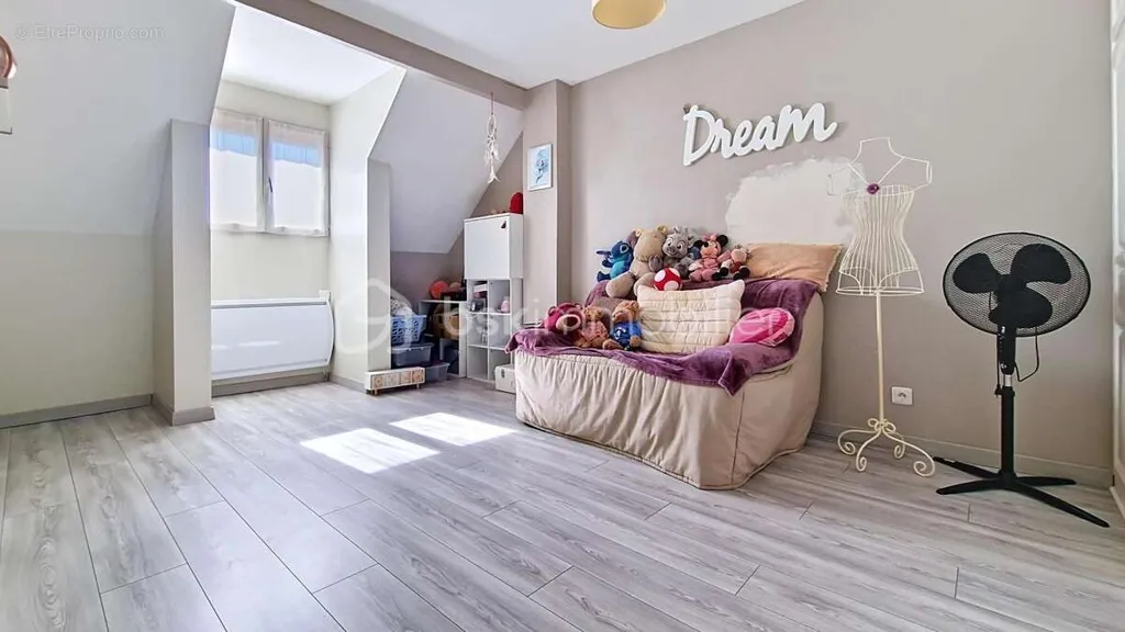 Chambres - Maison 6 pièces à Tremblay-En-France