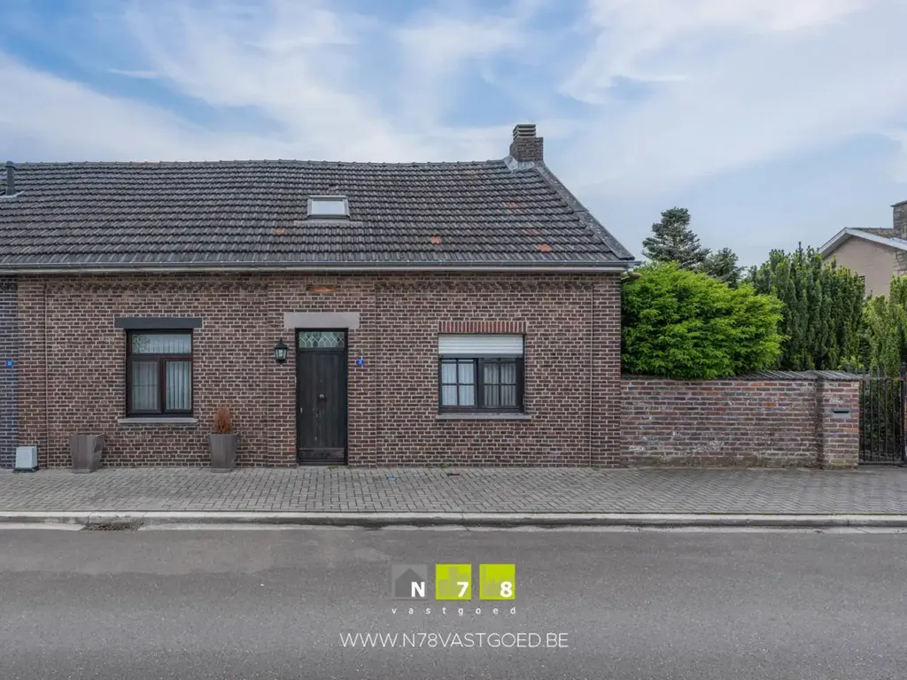 Välivaade - Renovatable Detached House with Garden in Maasmechelen