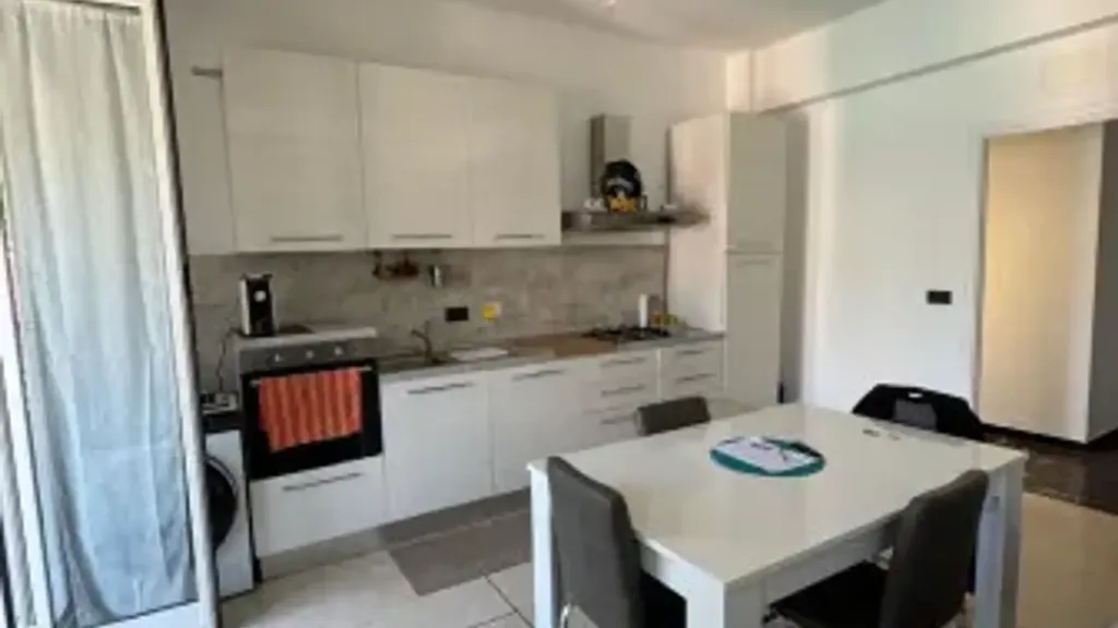 Cuisine - Rearranged Apartment with Balcony in Genoa