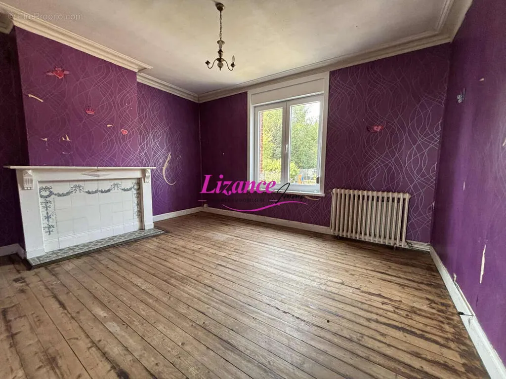 Toad - Spacious House with Garden in Gouzeaucourt