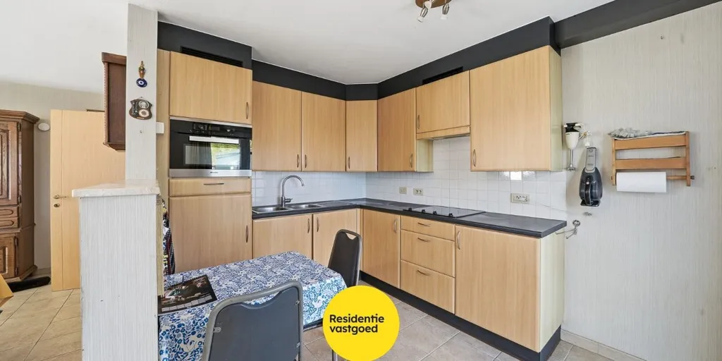 Köök - Ground Floor Apartment with Garden in Oudenburg Centre