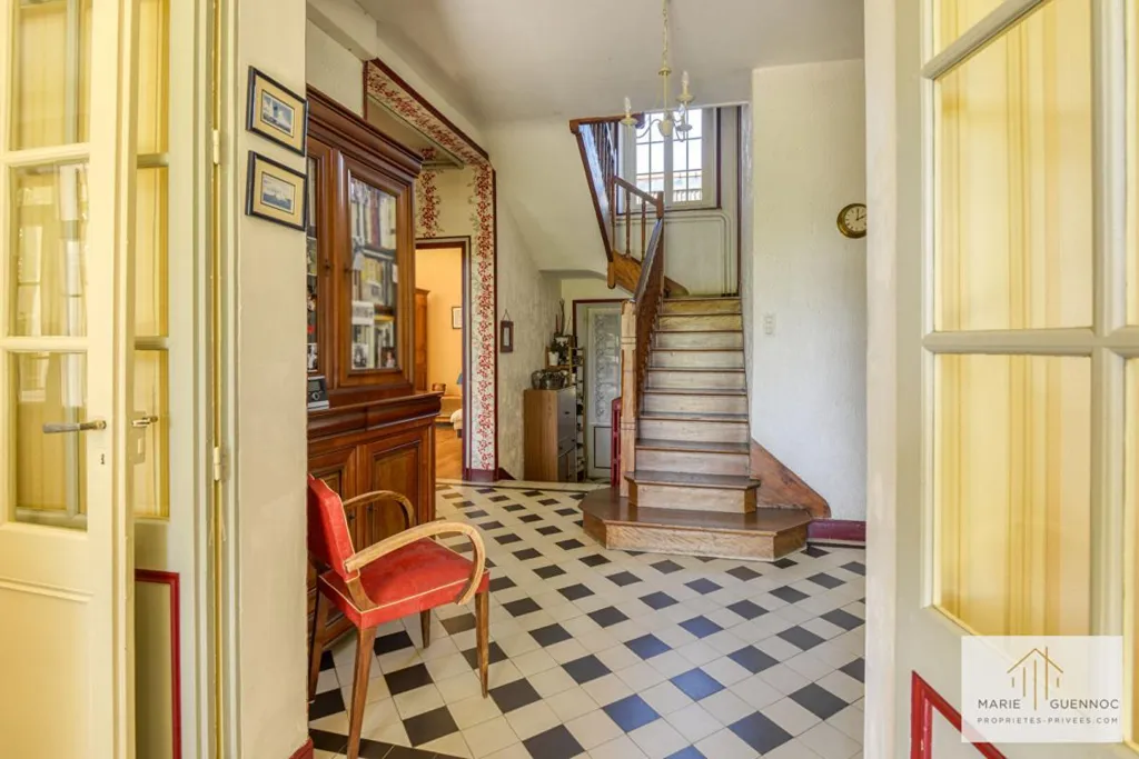 hallway_entrance
