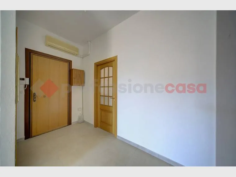 Esik - Rearranged 2-Bedroom Apartment in Turin