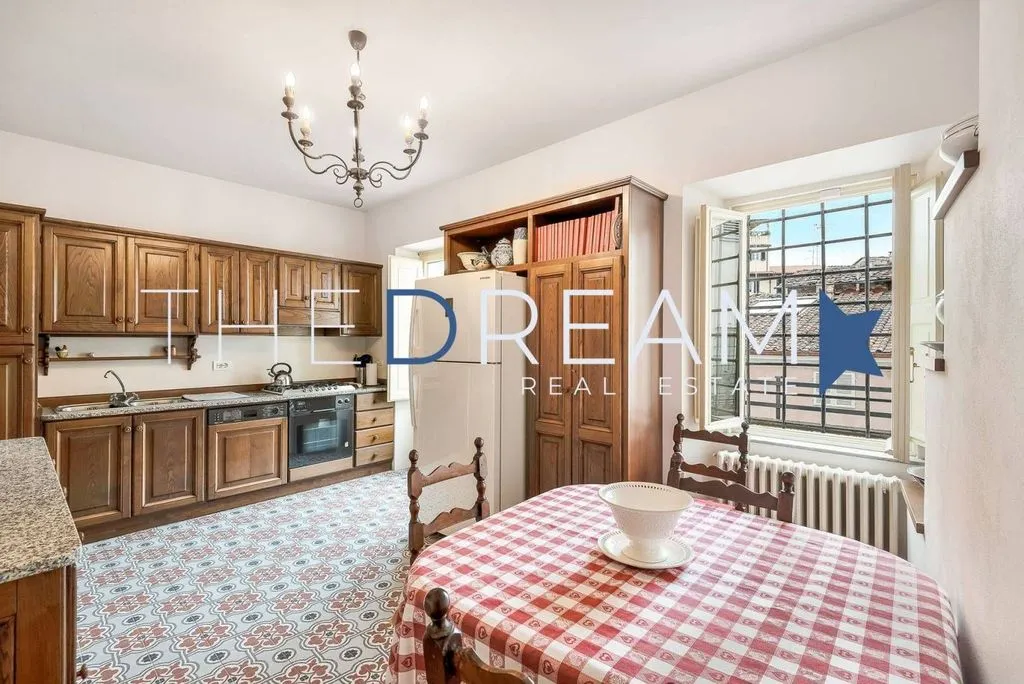 Cucina - 5-Bedroom Flat in Historic Building, Lucca