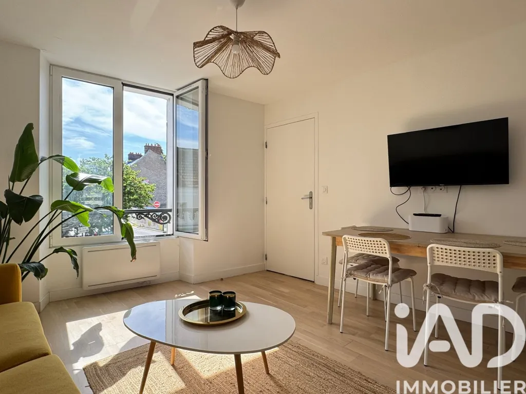 Soggiorno - 3-Bedroom Flat with Terrace in Orsay Centre
