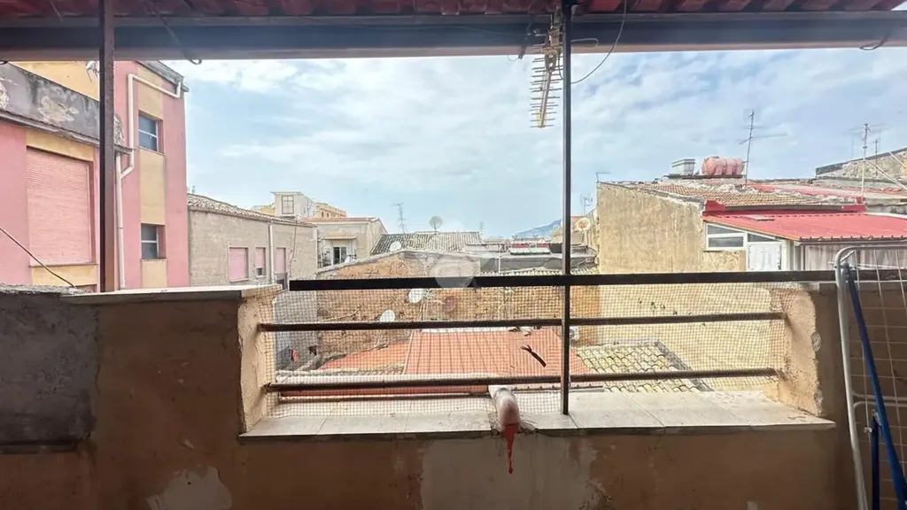 Balcon - Quadrilocale with Terrace in Palermo