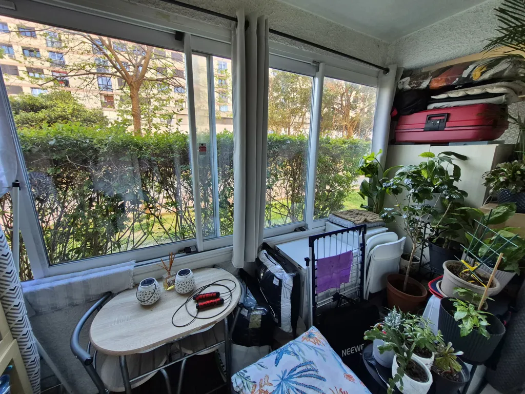 Balcon - Studio avec Balcon et Garage Possible à Marseille Timone