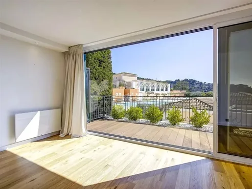 Rõdu - Apartment with Golf View in Royal Mougins Golf