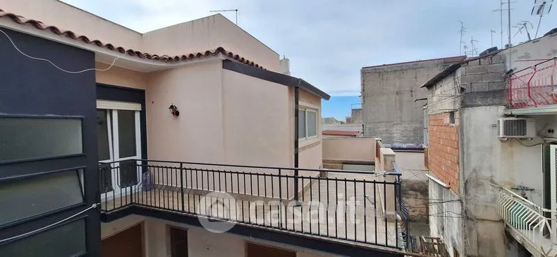 Rõdu - Three-Bedroom Apartment with Terrace in Catania