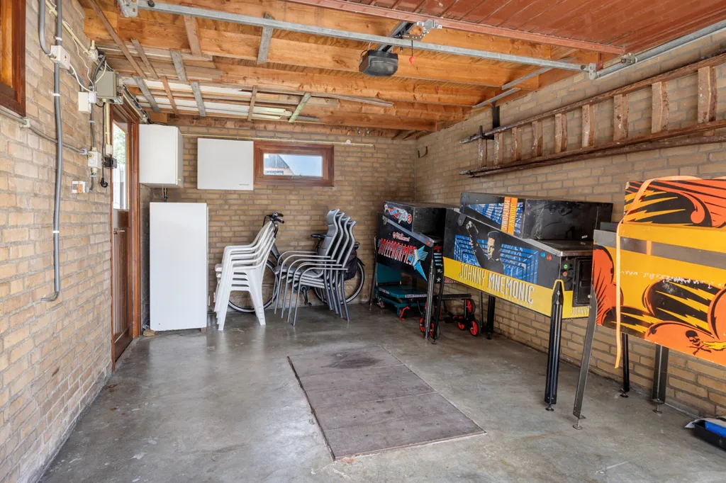 Garage - Two-Storey House with Garden in Denekamp