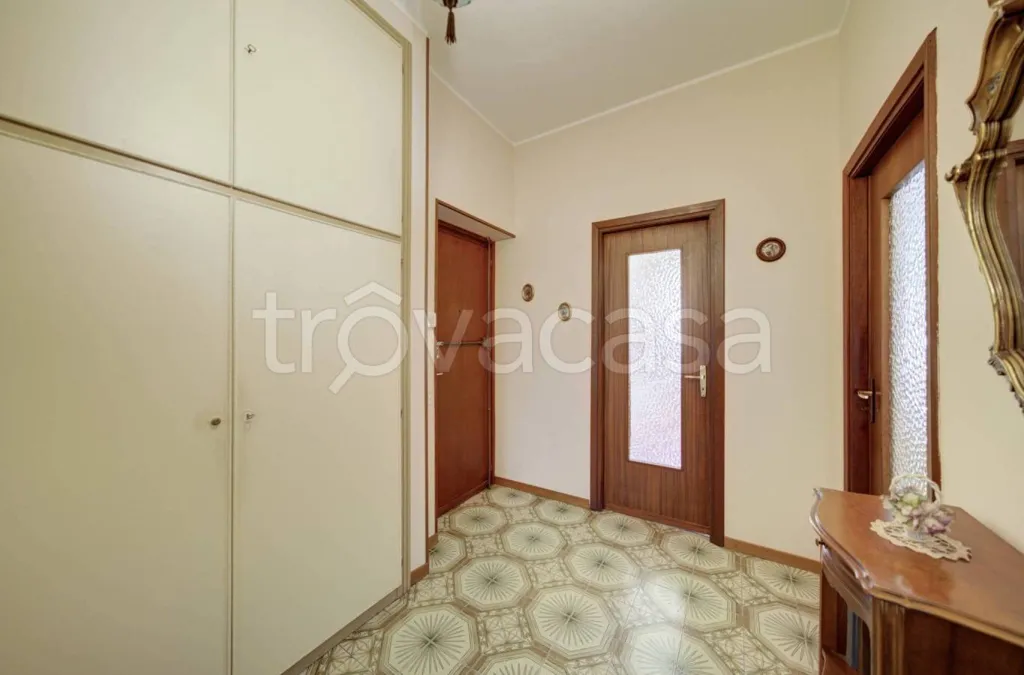 Esik - Newly Built Apartment with Balcony in Turin