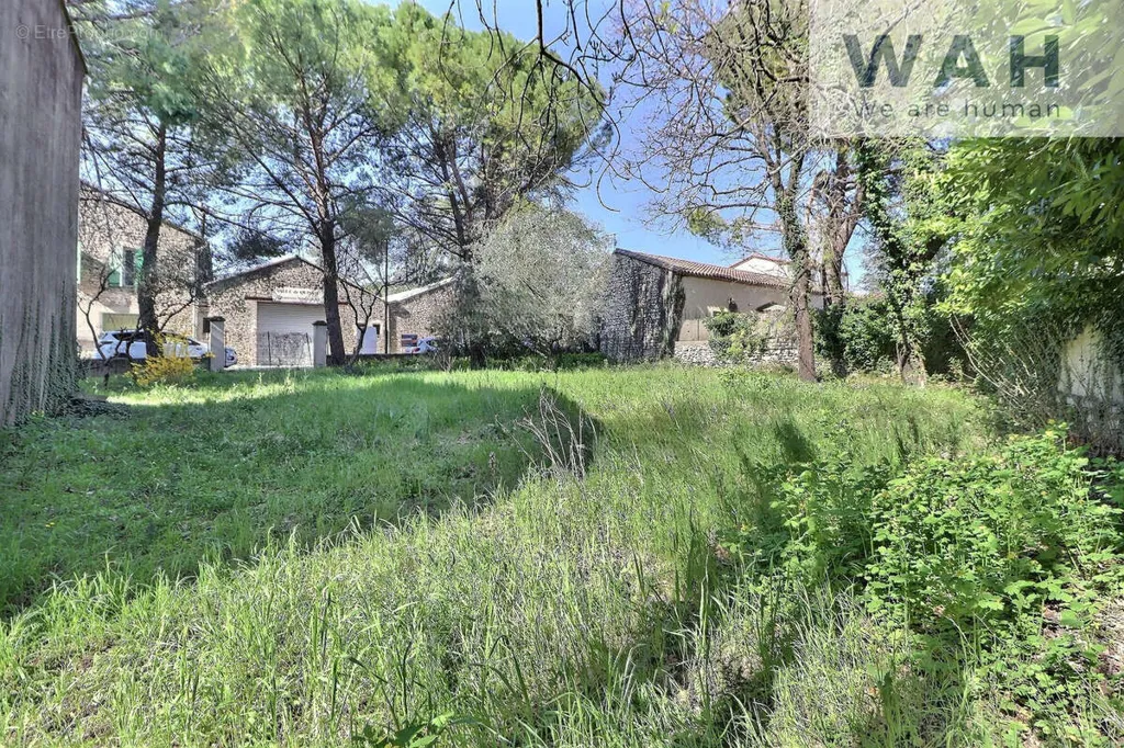 Aed - Buildable Plot with Parking near Quissac Centre