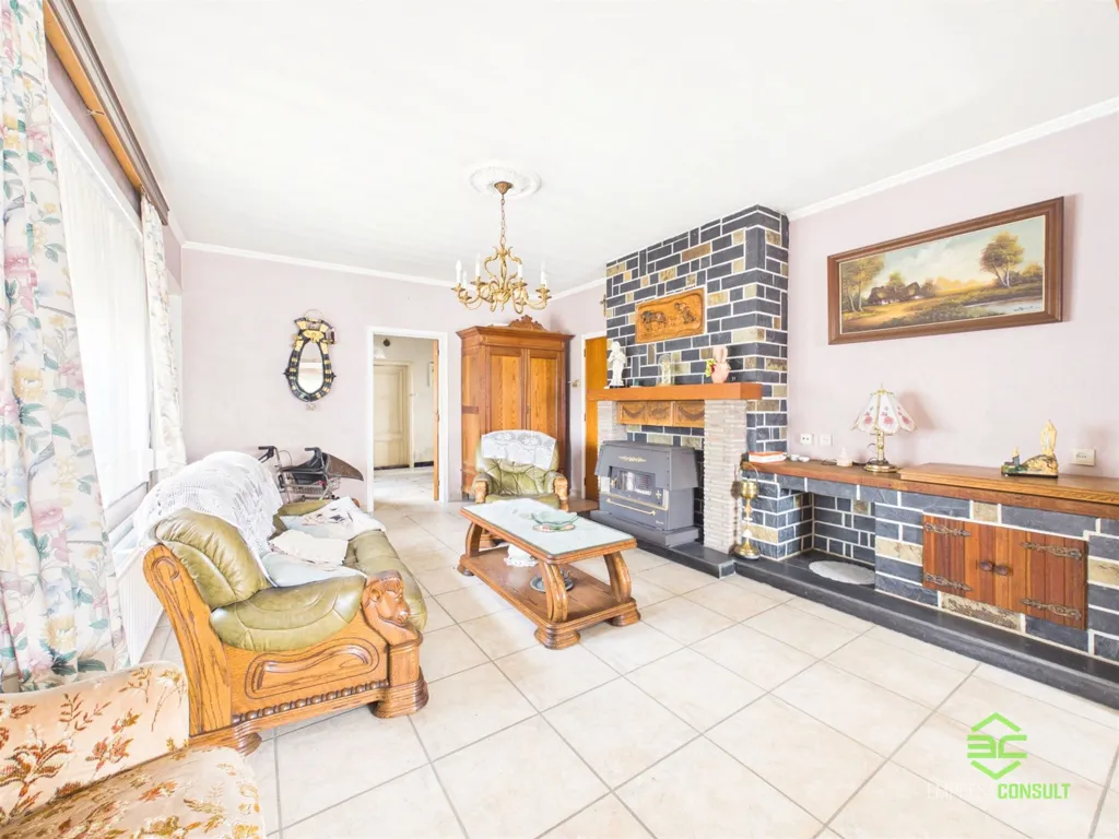 Living Room - Renovatable House with Large Plot in Sint-Truiden