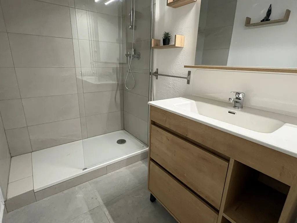 Bagni - Fully Renovated 3-Bed Flat with Balcony