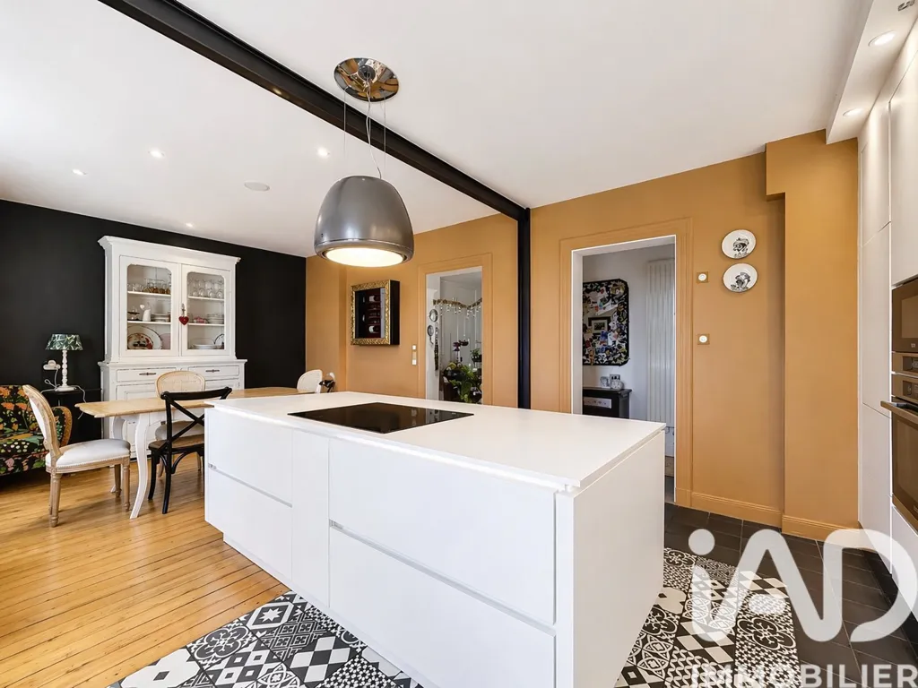 Köök - 3-Bedroom Apartment with Private Cellar in Yutz