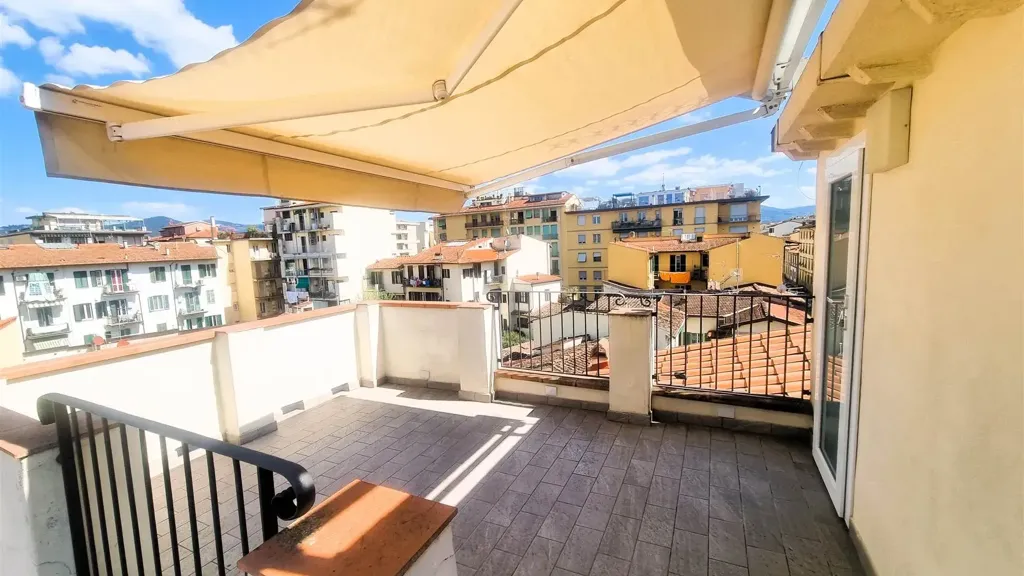 Balcone - Rustic-Style Apartment with Balcony in Florence