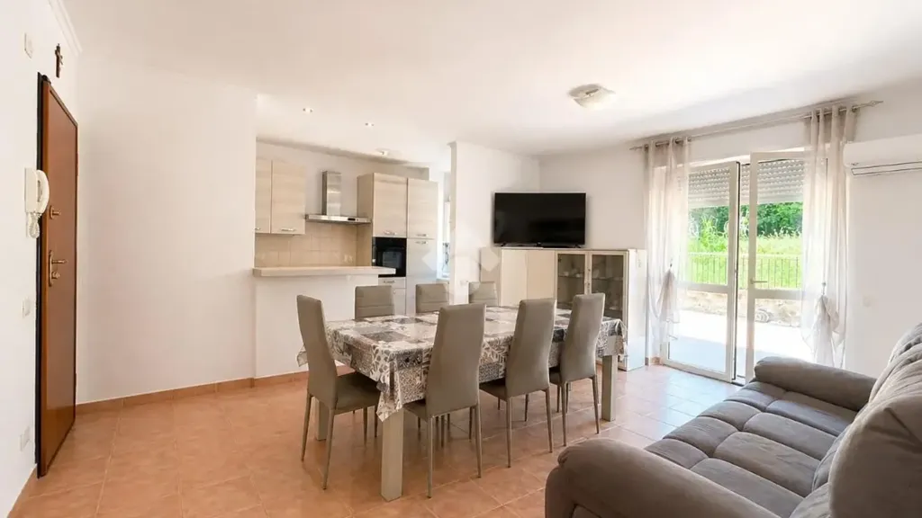 Salle à manger - Ground Floor Apartment with Terrace in Orte