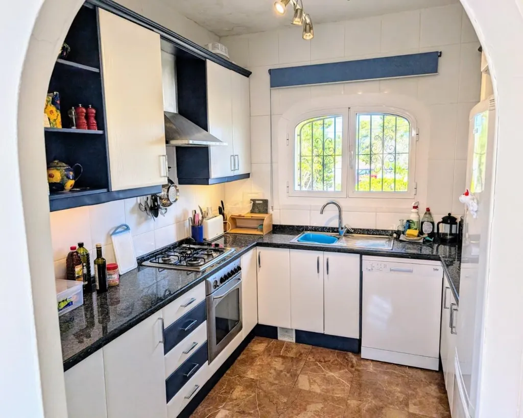 Kitchen - Traditional Villa with Sea View in Benimeit, Moraira