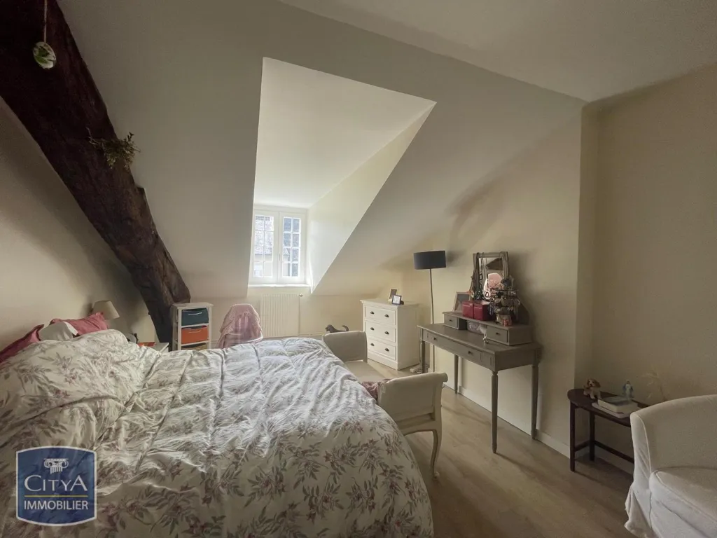 Magamistoad - Charming 5-Piece Appartement in Blois Centre