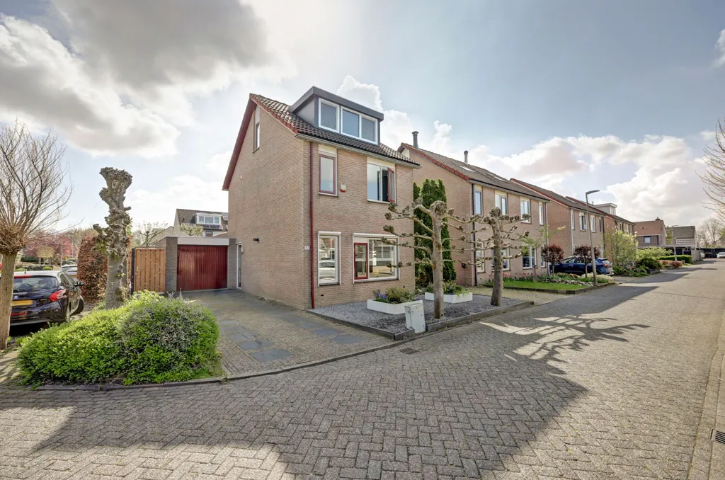 Välivaade - Detached House with Garden in De Landmaten