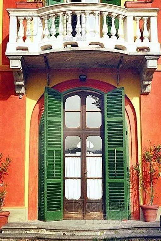 Exterior - Historic Villa with Garden in Barge