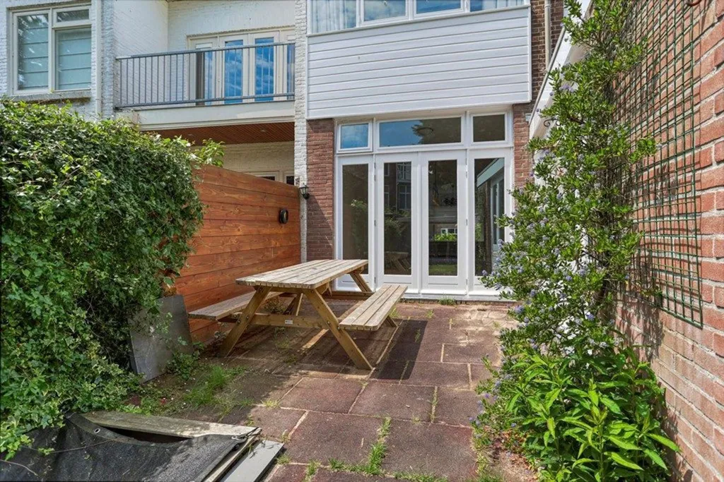 Terrass - Tussenwoning with Garden in Den Haag