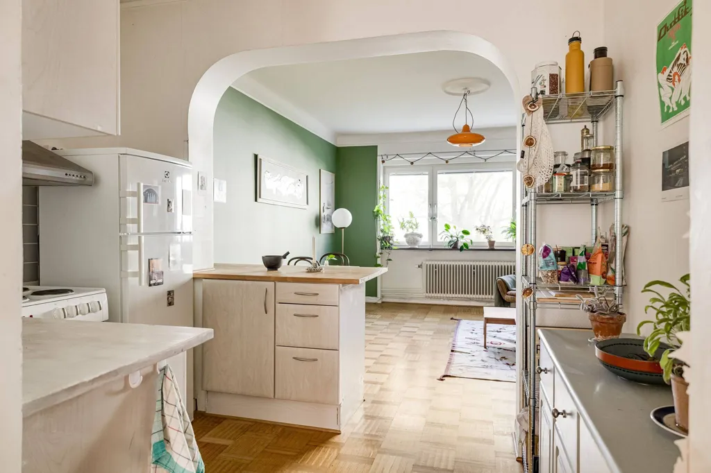 Cucina - Open-Plan 2-Bedroom with 1930s Charm in Malmö