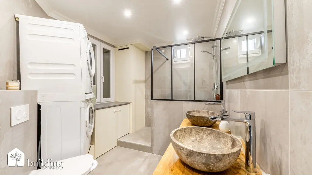 Salles de bain - Appartement 3 Pièces avec Cave à Levallois-Perret