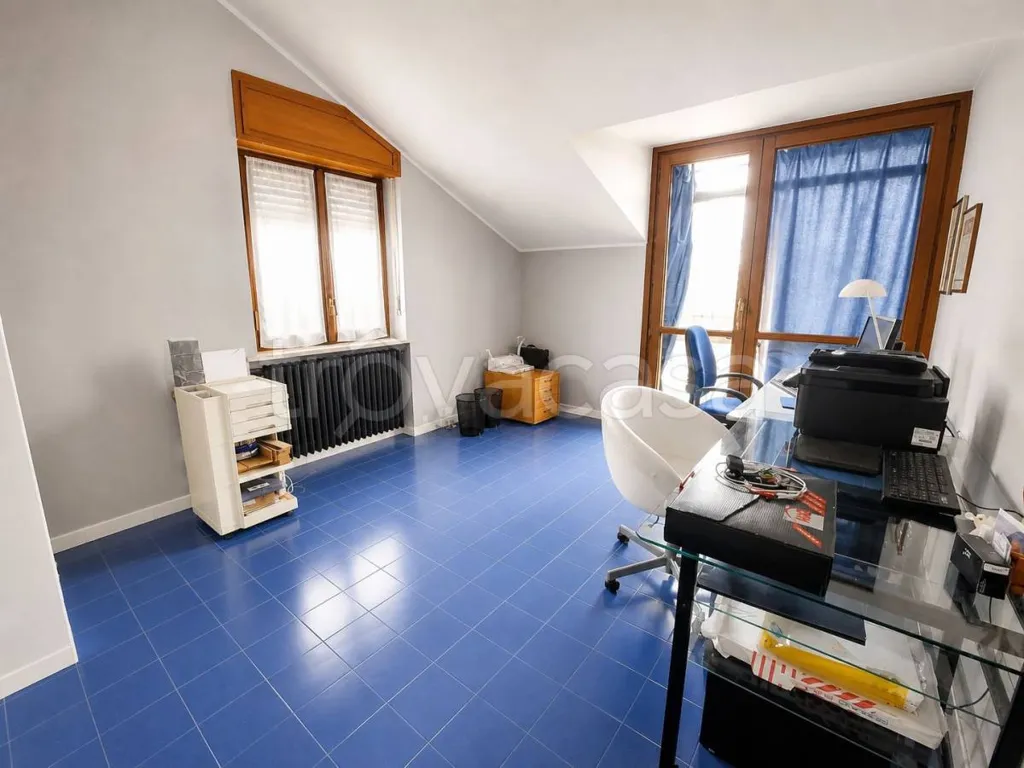 Bureau - Bifamiliar Villa with Private Garden in Givoletto
