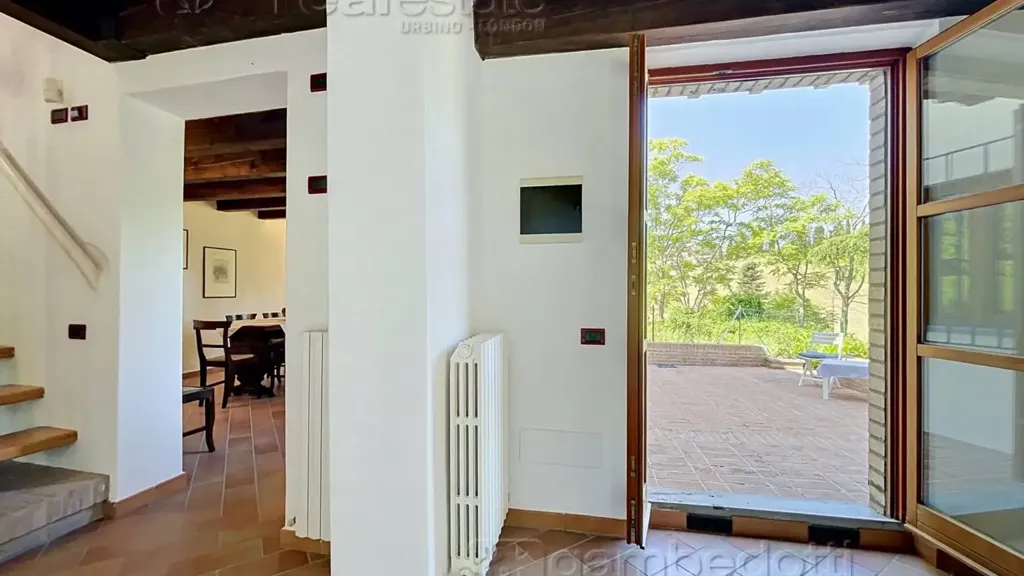 Esik - Panoramic Villa with Garden near Urbino