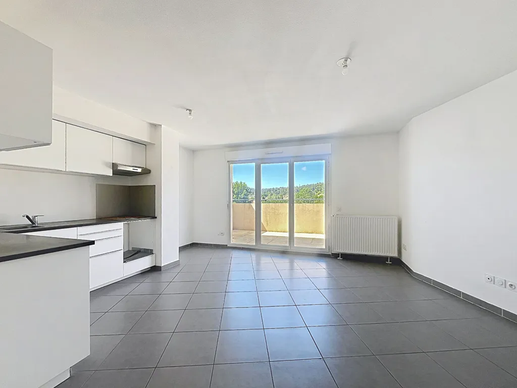 Köök - 3-Bed Apartment with Terrace in Gardanne