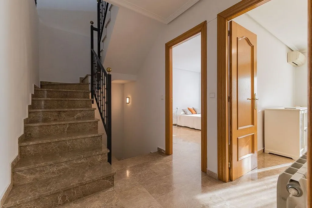 Pièces - Terraced Semi-Detached House in Picanya